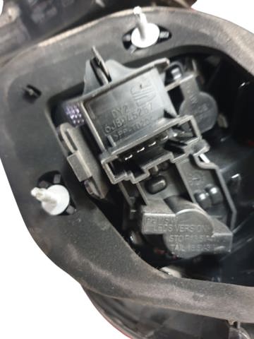 Lampa zespolona tylna lewa zewnętrzna 6J8945095C VAG