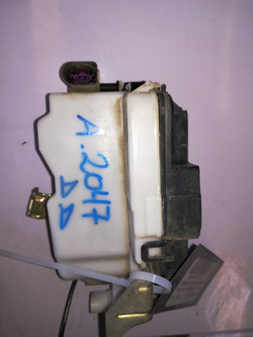 Zamek drzwi przednich prawych 6K1837016Q VAG