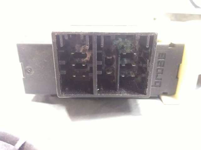 Mechanizm podnoszenia szyby drzwi przednich lewych 6L4837751ED VAG