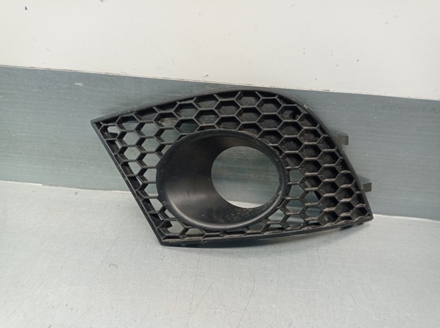 Zaślepka (kratki) lamp przeciwmgielnych zderzaka przedniego lewa 6L6853665A VAG