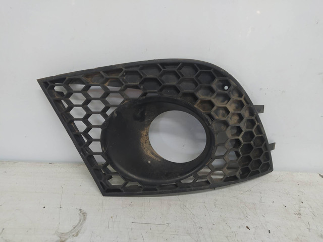 Zaślepka (kratki) lamp przeciwmgielnych zderzaka przedniego lewa 6L6853665A VAG
