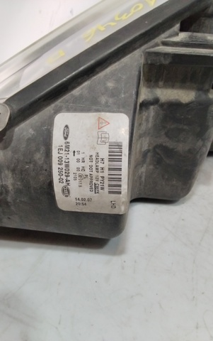 Reflektor prawy 6M2113W029AH FORD