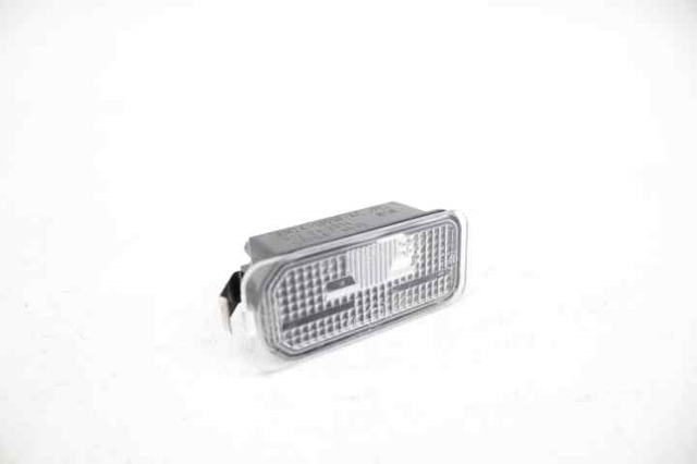 Lampa oświetlenia tylnej tablicy rejestracyjnej 6M2A13550AC FORD
