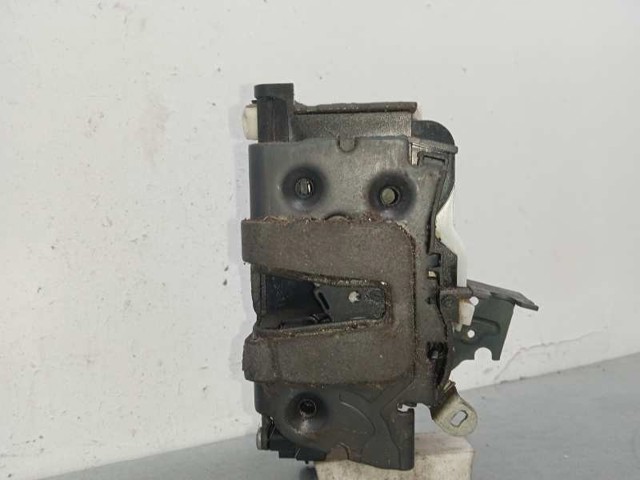 Zamek drzwi tylnych prawych 6M2AR26412BB FORD