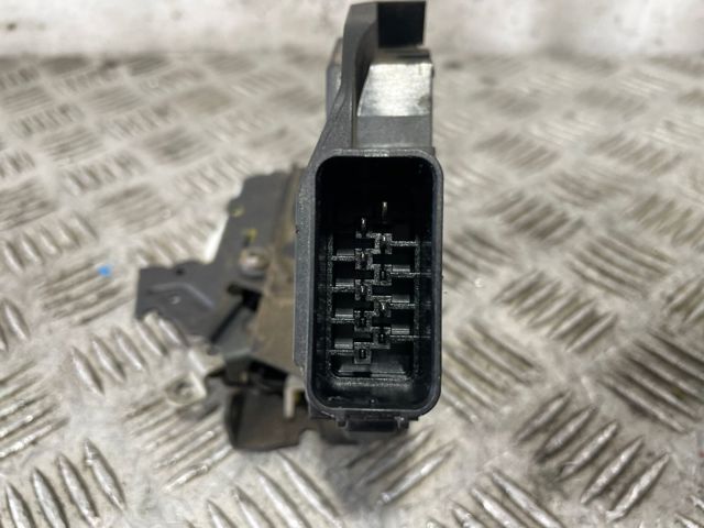 Zamek drzwi tylnych prawych 6M2AR26412BB FORD
