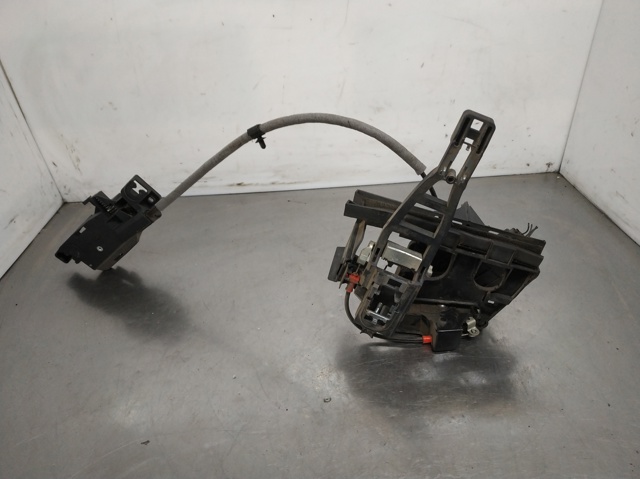 Zamek drzwi tylnych prawych 6M2AR26412BB FORD