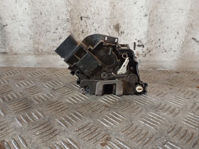 Zamek drzwi tylnych prawych 6M2AR26412BC FORD