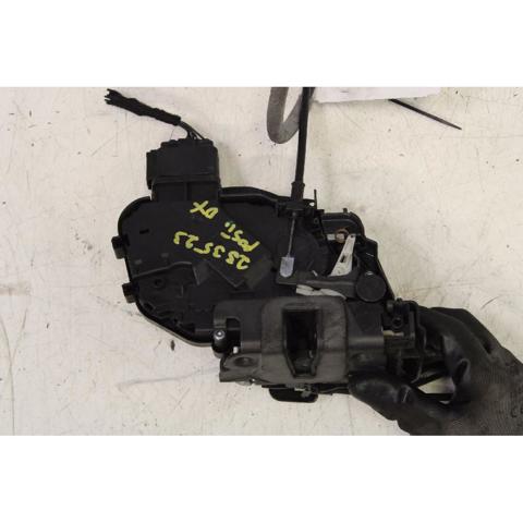 Zamek drzwi tylnych prawych 6M2AR26412EA FORD