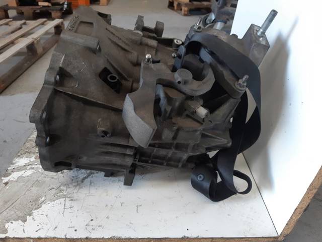 Mechaniczna skrzynia biegów w komplecie 6M2R7F096EB FORD