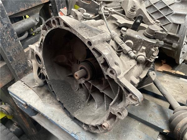 Mechaniczna skrzynia biegów w komplecie 6M2R7F096EB FORD