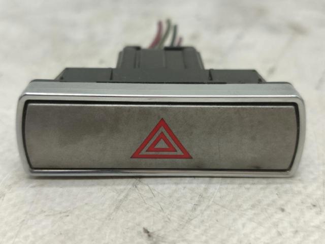 Przycisk włączania światła awaryjnego 6M2T13A350AA FORD