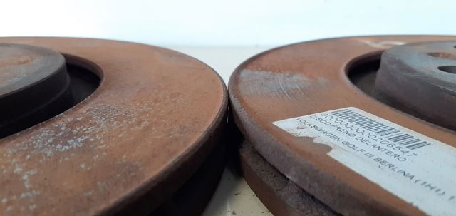 Tarcza hamulcowa przednia 6N0615301D VAG