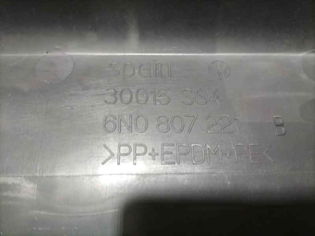 Zderzak przedni 6N0807221B VAG