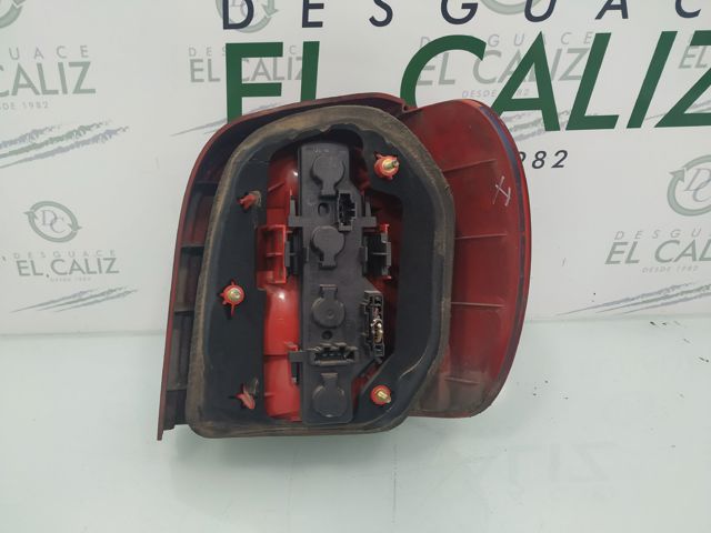 Lampa zespolona tylna lewa 6N0945095H VAG