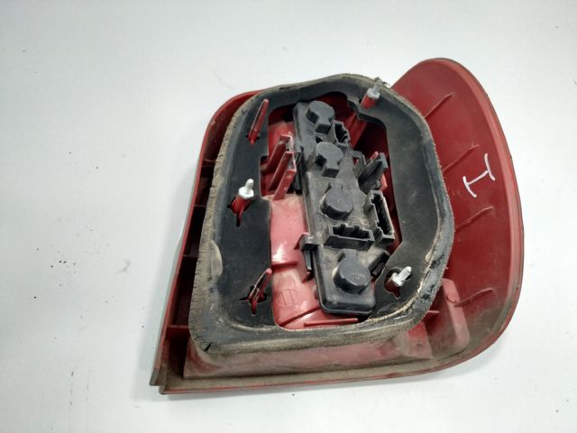 Lampa zespolona tylna lewa 6N0945095H VAG