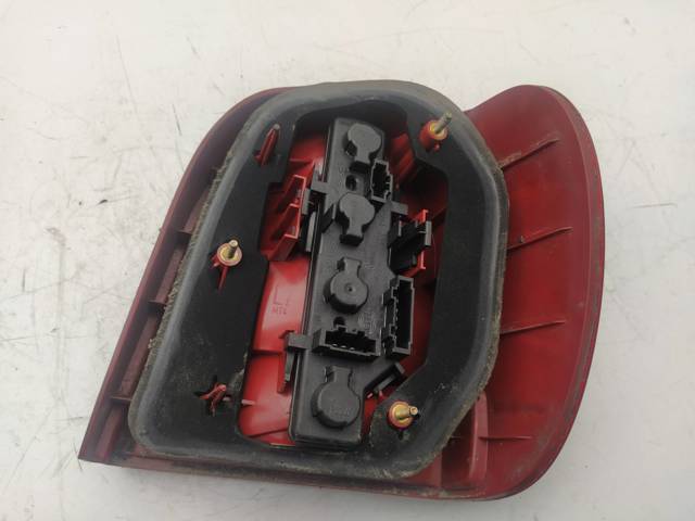 Lampa zespolona tylna lewa 6N0945095H VAG