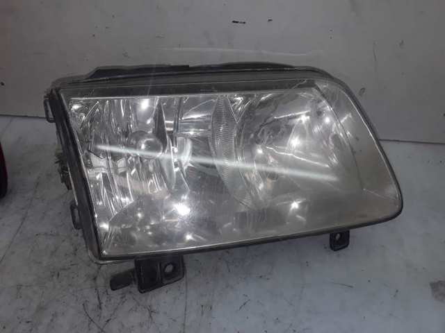 Reflektor prawy 6N1941016AD VAG