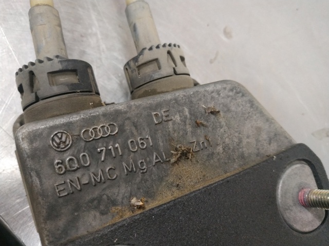 Mechanizm zmiany biegów (cięgno) 6Q0711061 VAG