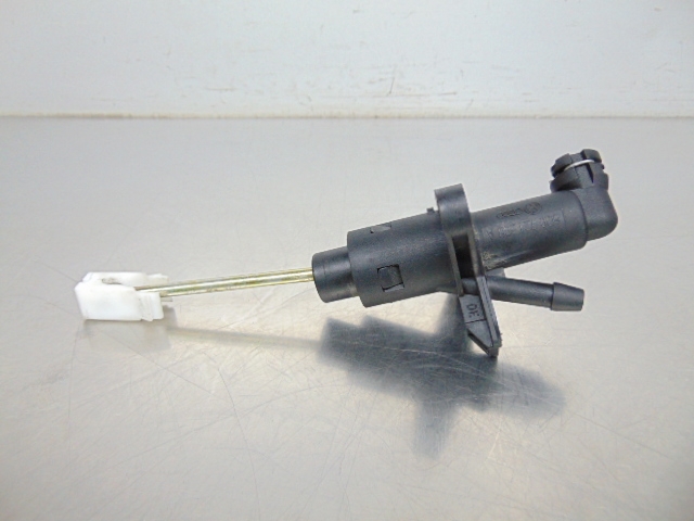 Cylinder sprzęgła główny 6Q0721388A VAG
