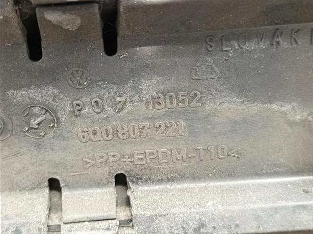 Zderzak przedni 6Q0807221 VAG
