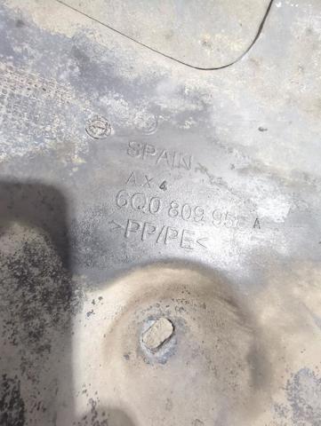 Nadkole błotnika przedniego prawe Volkswagen Polo 4 9N, 9A