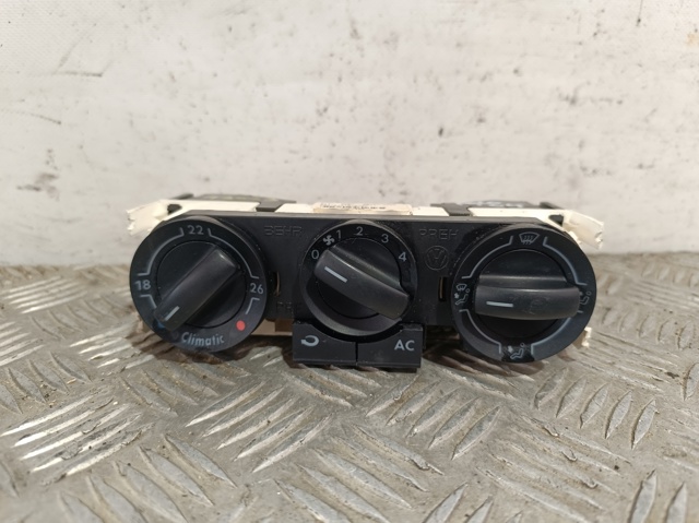 6Q0820045E VAG