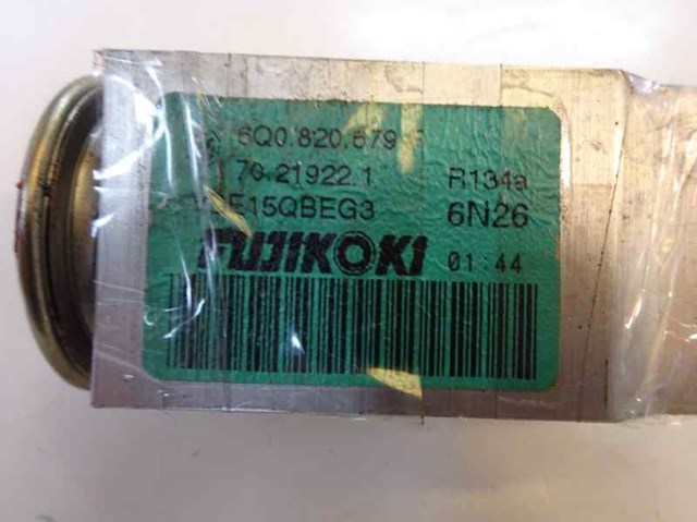 Zawór termostatyczny klimatyzacji 6Q0820679F VAG