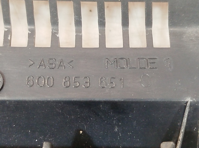 Atrapa chłodnicy 6Q0853651 VAG