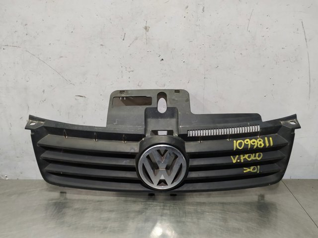 Atrapa chłodnicy 6Q0853651C VAG