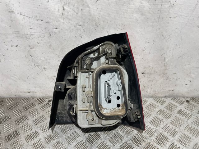 Lampa zespolona tylna lewa 6Q6945095B VAG