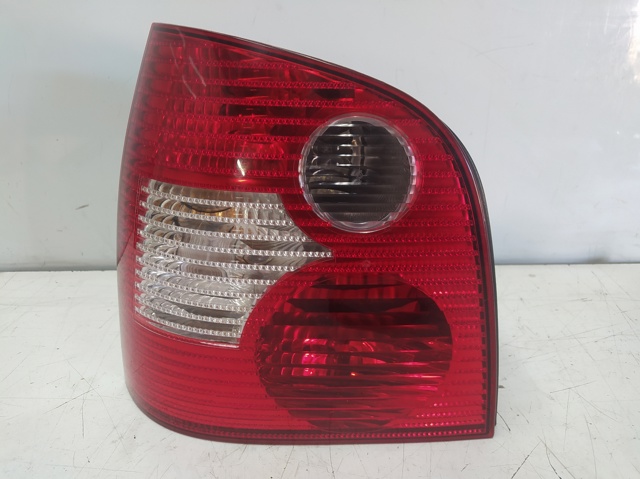 Lampa zespolona tylna lewa 6Q6945095B VAG