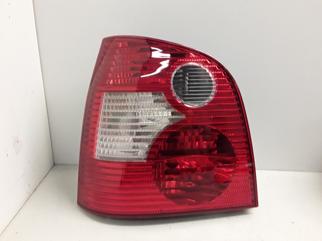 Lampa zespolona tylna lewa 6Q6945095G VAG