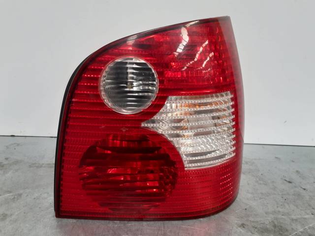Lampa zespolona tylna prawa 6Q6945096G VAG