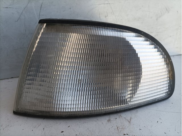 Kierunkowskaz lewy 6R01490 VAG