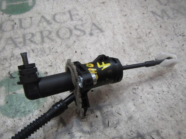 Cylinder sprzęgła główny 6R0721405 VAG