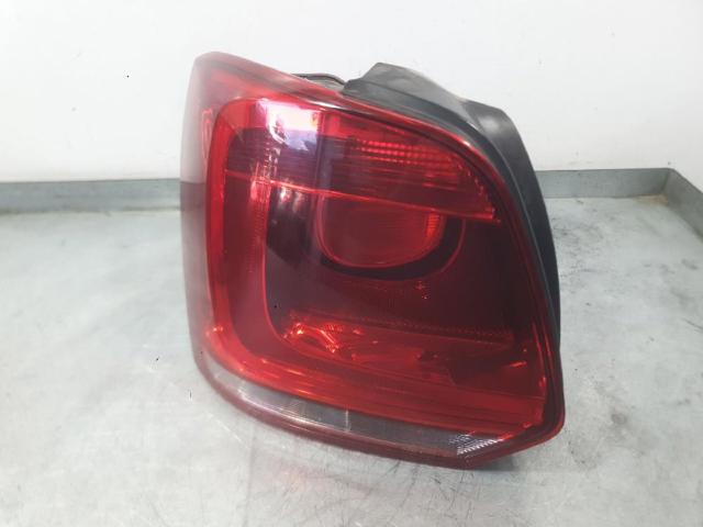 Lampa zespolona tylna lewa 6R0945095J VAG