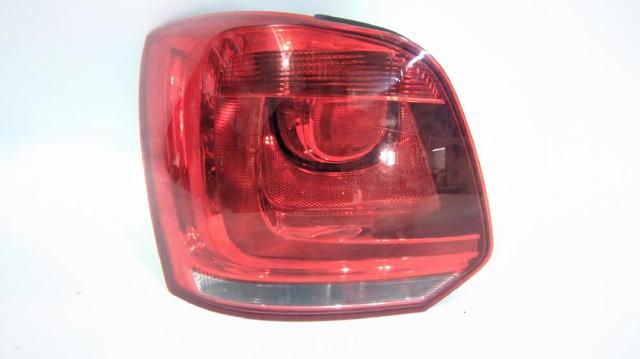 Lampa zespolona tylna lewa 6R0945095L VAG