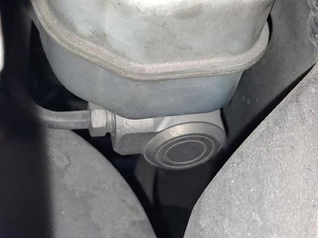 Główny cylinder hamulców 6R1611019A VAG