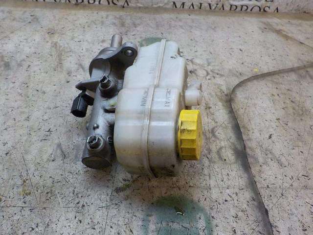 Główny cylinder hamulców 6R1611019D VAG