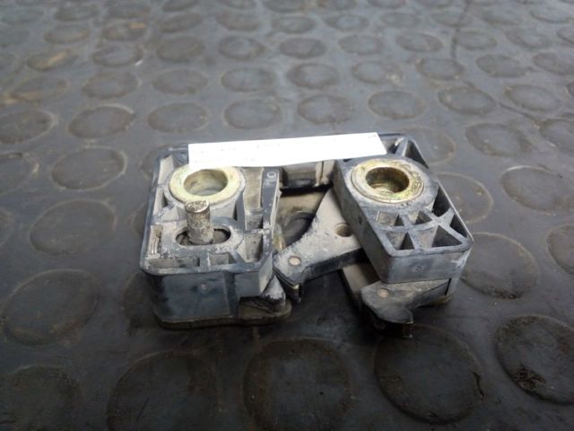 Zamek drzwi tylnych prawych 6U0837014 VAG