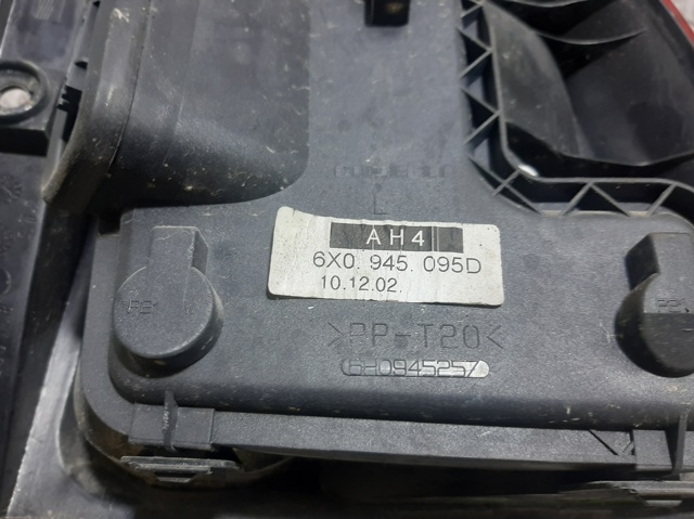 Lampa zespolona tylna lewa 6X0945095D VAG