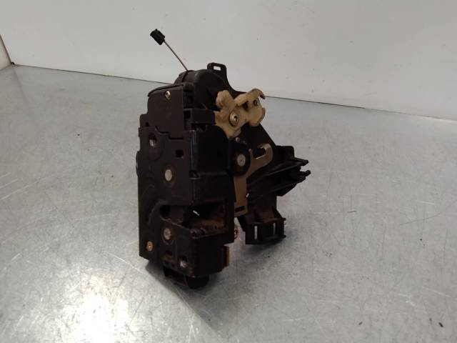 Zamek drzwi przednich lewych 6X1837013 VAG