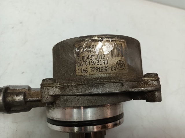 700437012 BMW