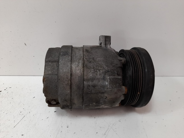 Sprężarka klimatyzacji 700666 GM