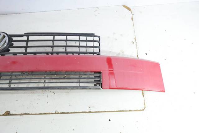 Atrapa chłodnicy 701853653 VAG