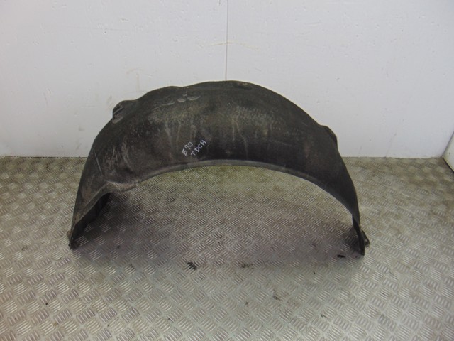 Nadkole błotnika tylnego prawe 7059382 BMW