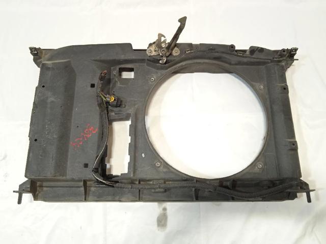 Ramka mocowania chłodnicy 7104L4 PEUGEOT