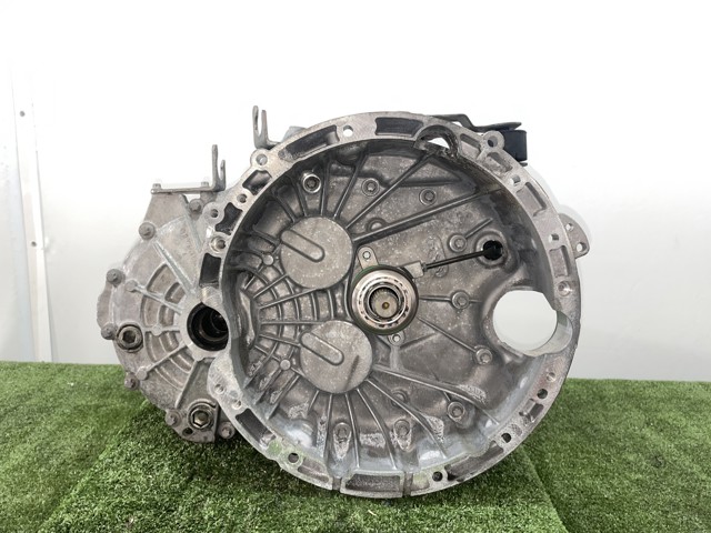 Mechaniczna skrzynia biegów w komplecie 711632 MERCEDES