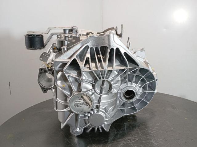 Mechaniczna skrzynia biegów w komplecie 711632 MERCEDES