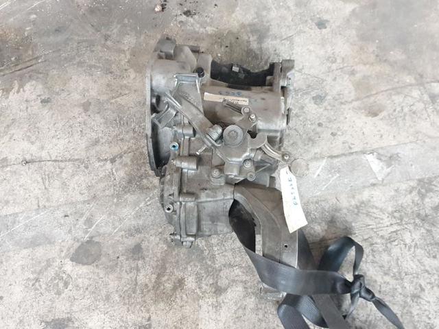 Mechaniczna skrzynia biegów w komplecie 711640 MERCEDES
